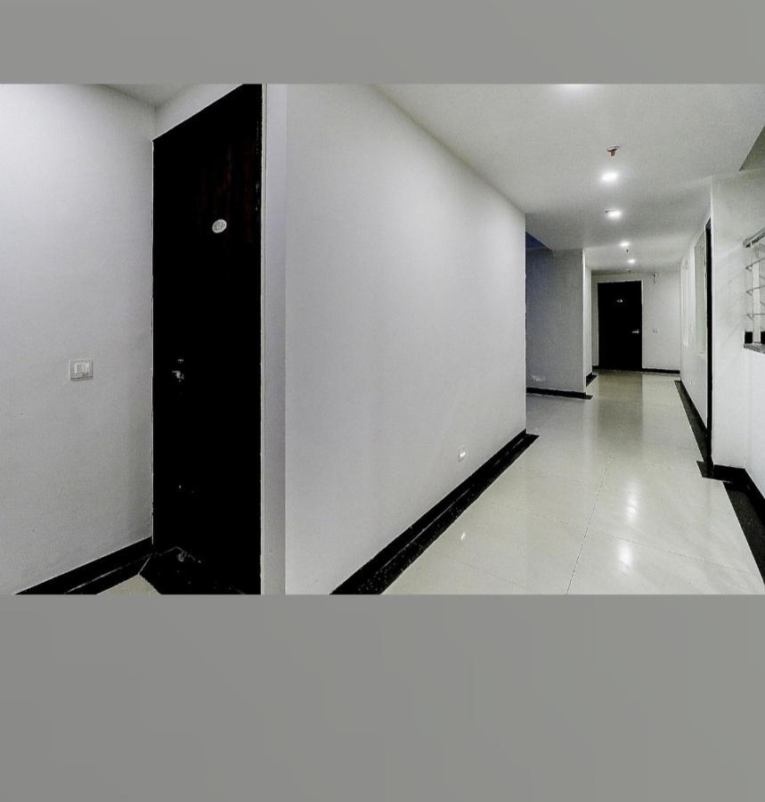 Hotel Almond Zirakpur ภายนอก รูปภาพ