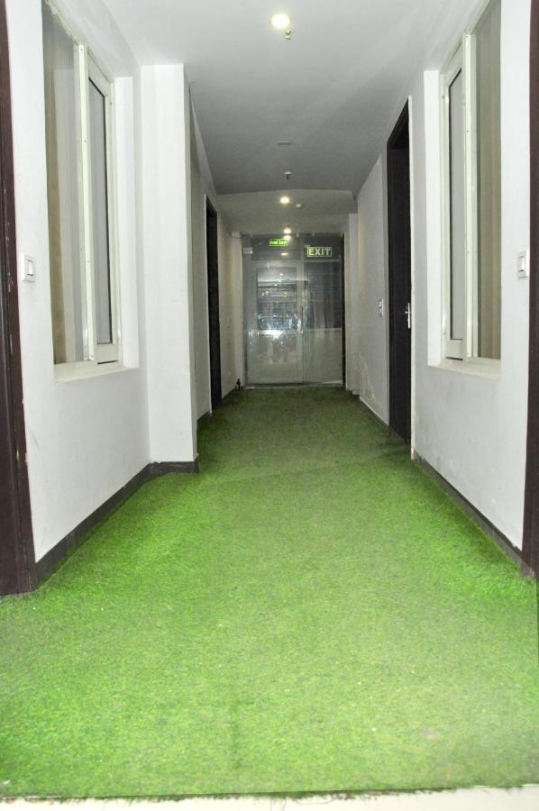 Hotel Almond Zirakpur ภายนอก รูปภาพ